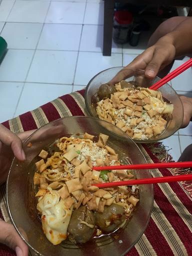 MIE JEBEW JEBEWIN