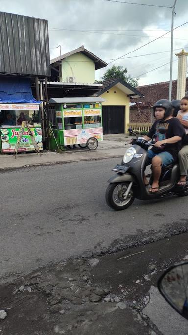 DONAT KENTANG GORENG KASIHAN