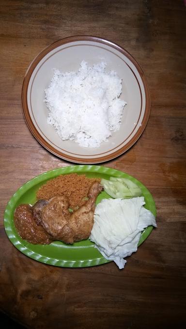 AYAM GORENG TULANG LUNAK PAK ANTO