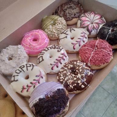 HI DONUTS