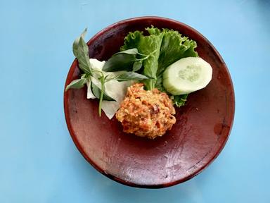 AYAM GORENG DAN BAKAR: KREMES MAS RADEN