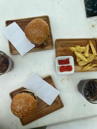 KUMPENI BURGERS, GUNUNG SEMPU