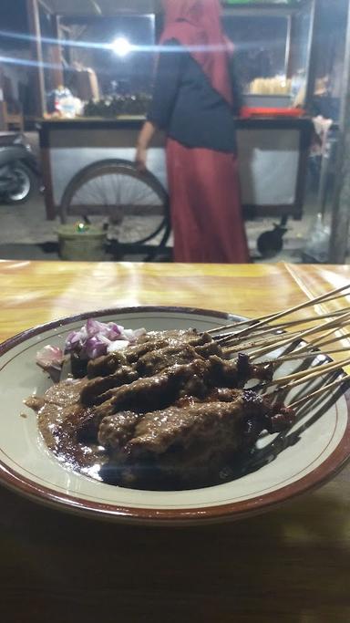 SATE AYAM MADURA CAK AYES