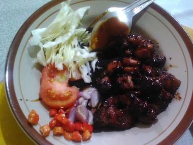 SATE KAMBING KADIPIRO