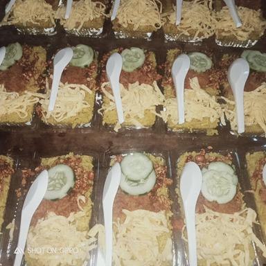 WARUNG IMUT SPECIAL NASI KUNING