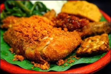 AYAM PENYET KATAPANG