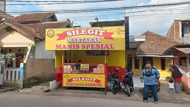 MARTABAK SILEGIT KATAPANG ANDIR