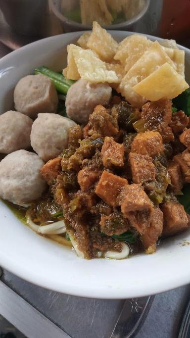 MIE BASO & MIE AYAM MANDALIKA