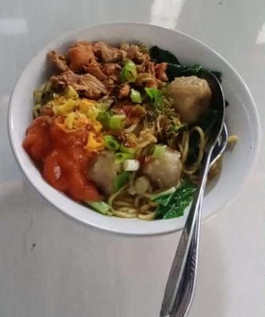 WARUNG MIE AYAM BU NARTI