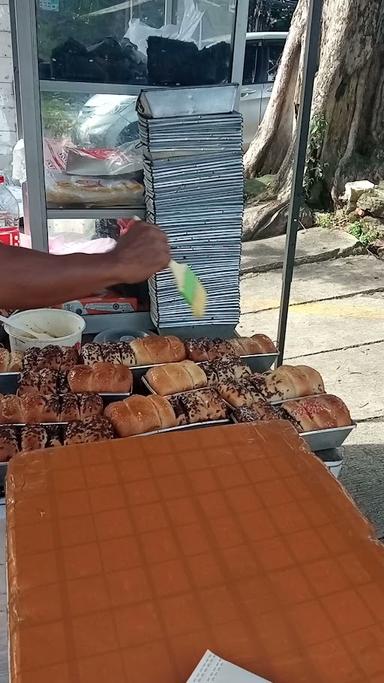 ROTI MANIS PANAS BANG ARAN