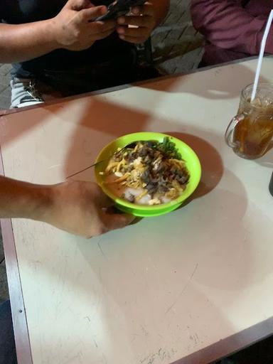 BUBUR AYAM KHAS RADIO DALAM, BLOK M