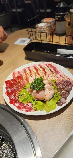 Photo's Yakiniku Like - Pacific Place