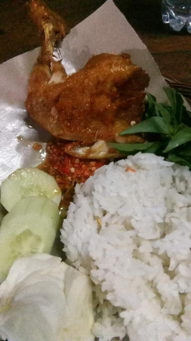 106 AYAM PENYET