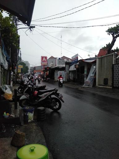 GERAI NASI GULAI SAPI RESTU IBU