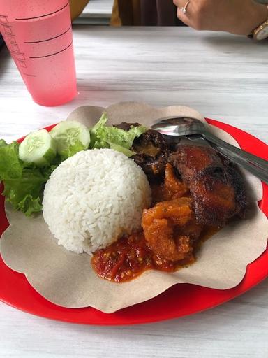 GUDEG JOGJA HJ. SUWARTI