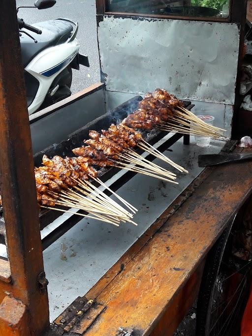 SATE AYAM DAN KAMBING PAK IPIN