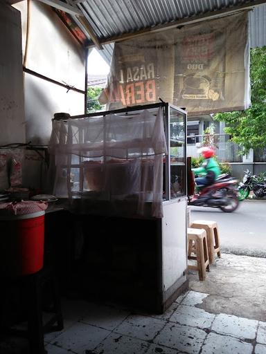 WARUNG NASI BERSAUDARA