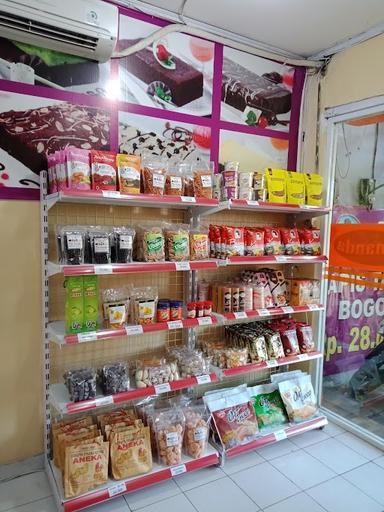 MM SNACKS KEBAYORAN LAMA TOKO LAPIS TALAS BOGOR DAN BROWNIES AMANDA