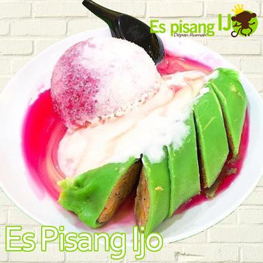 PISANG IJO DEPAN RUMAH