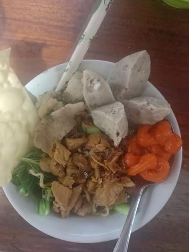 BAKSO DAN MIE AYAM MAS JABLAY SOLO