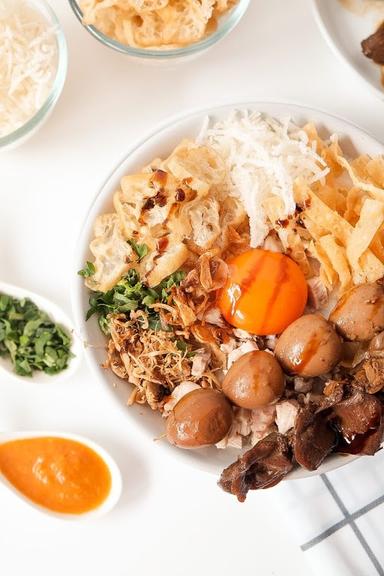 BUBUR AYAM ISTIMEWA GELORA JURAGANAN