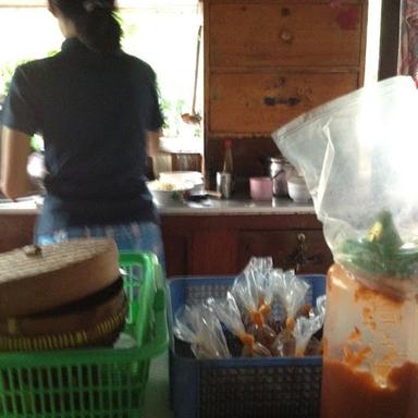 GAJAH MUNGKUR PERMATA NOODLE STALL