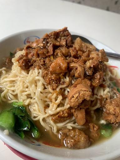 MIE AYAM PAK VEBRO