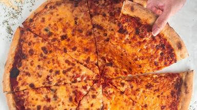 PAPER PLATES PIZZA