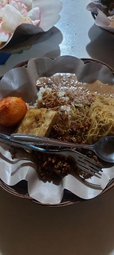 SOTO BETAWI NASI UDUK