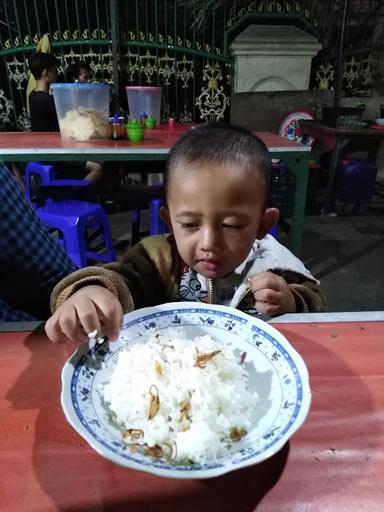 SOTO CEKER DAN RAWON CAK HERMAN