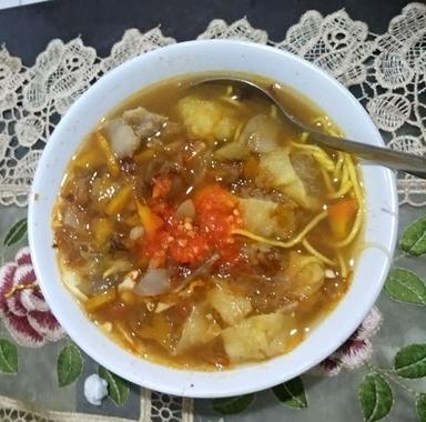 SOTO MIE PENGKOLAN BANG YANTO