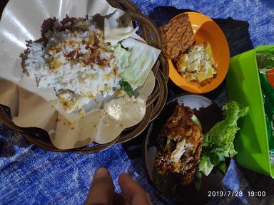 WARUNG GULE PAK MOO