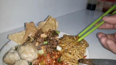 WARUNG MIE AYAM BAKSO PAK KUMIS WONOGIRI