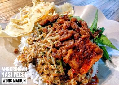 ANGKRINGAN NASI PECEL WONG MADIUN