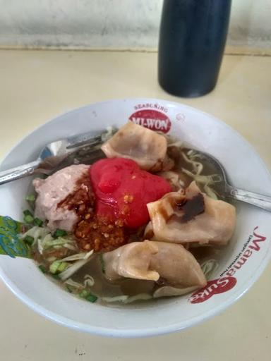 BAKSO TOPI MERAH