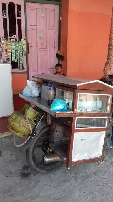 BAKSO TOPI MERAH