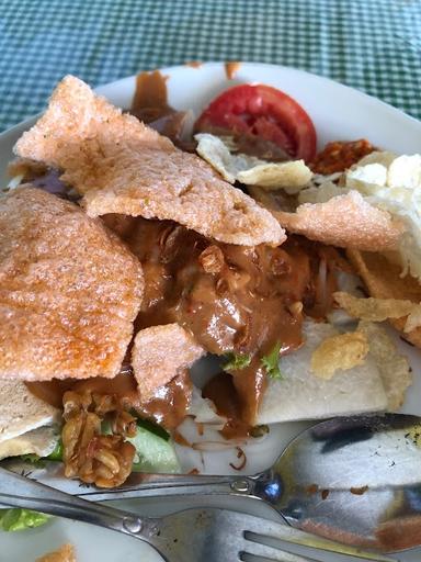 RUJAK GADO-GADO BU KARMAN