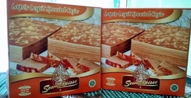 AMANDA BROWNIES & LAPIS TALAS BOGOR