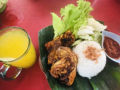 AYAM BAKAR UDUK KANTIN DAMAI