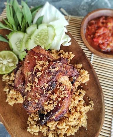 AYAM PAKAR KEBON JERUK