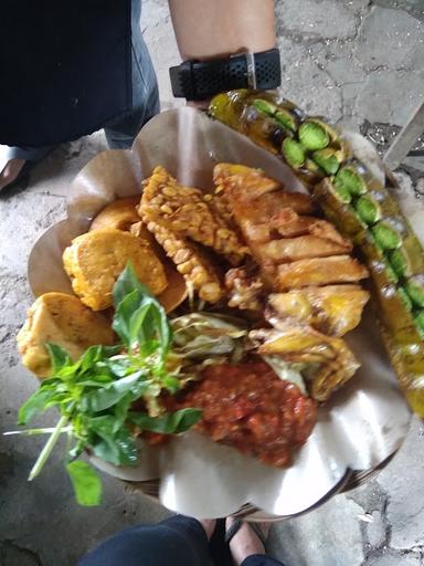 AYAM PENYET BAMBOO