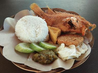 AYAM PENYET SAMBEL IJO MAHAMERU