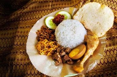 DEPOT GUDEG MALIOBORO DAN AYAM KALASAN