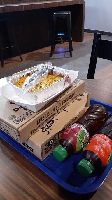 DOMINO'S PIZZA