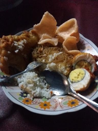 NASI UDUK DAN LONTONG IBU IYAH