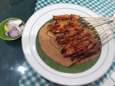 WARUNG BERKAH (SOTO AYAM SEMARANG, SATE PONOROGO, GUDEG JOGJA & TONGSENG KAMBING)