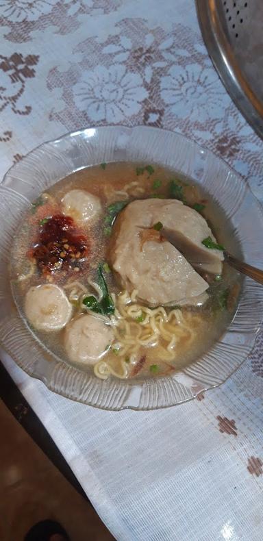 WARUNG MIE AYAM BAKSO & SOTO PAK YEYE