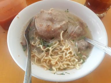 BAKSO & MIE AYAM RAKSASA