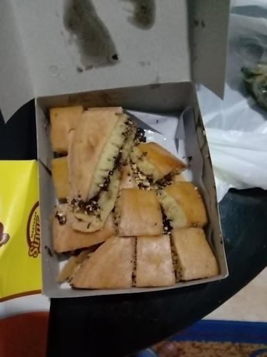 MARTABAK SINAR SENAYAN