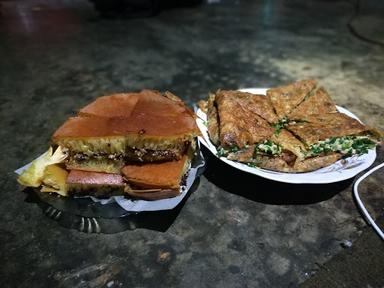 MARTABAK SINAR SENAYAN